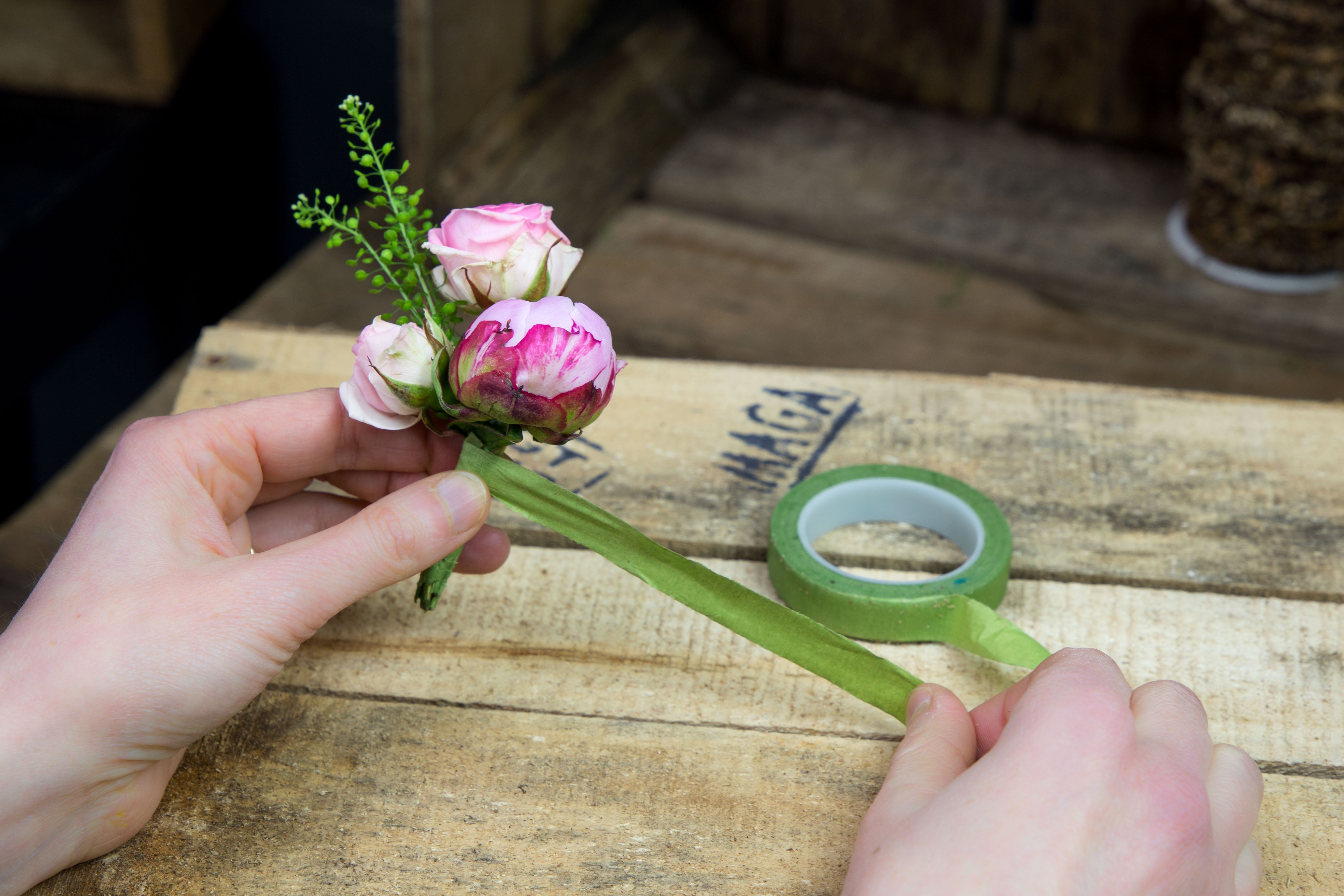 DIY boutonnière mariage : réalisez une boutonnière florale élégante pas à pas