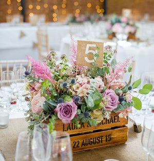 Caisses en bois : la touche vintage de votre déco de mariage